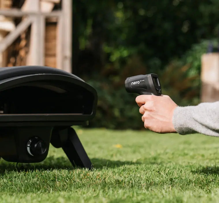 Hoe warm moet een pizza oven zijn?